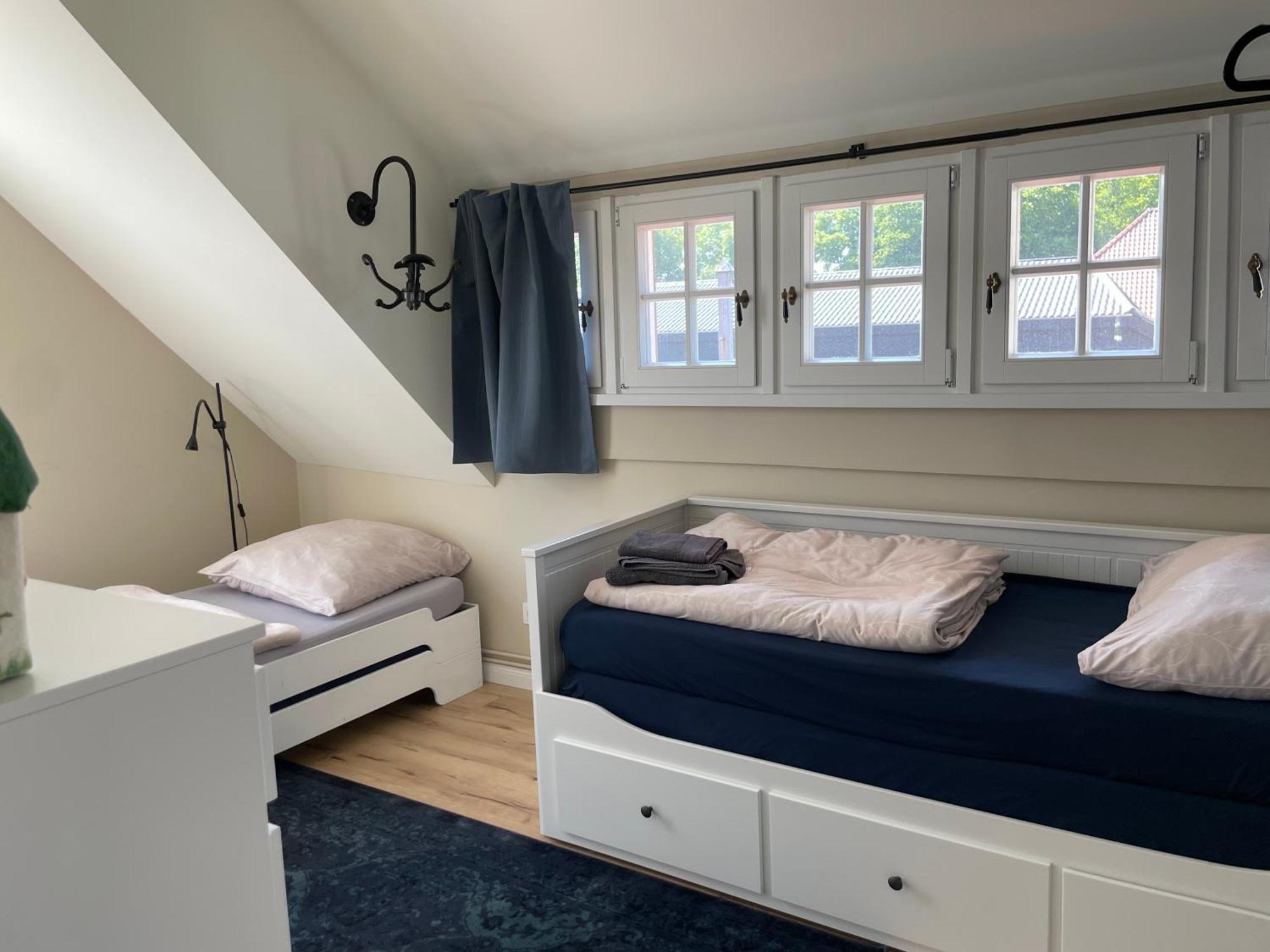 Luxus Lindenhof Apartments -Ferienwohnungen In Friesland An Der Nordsee Am Naturschutzgebiet Urwald Neuenburg  Chambre photo